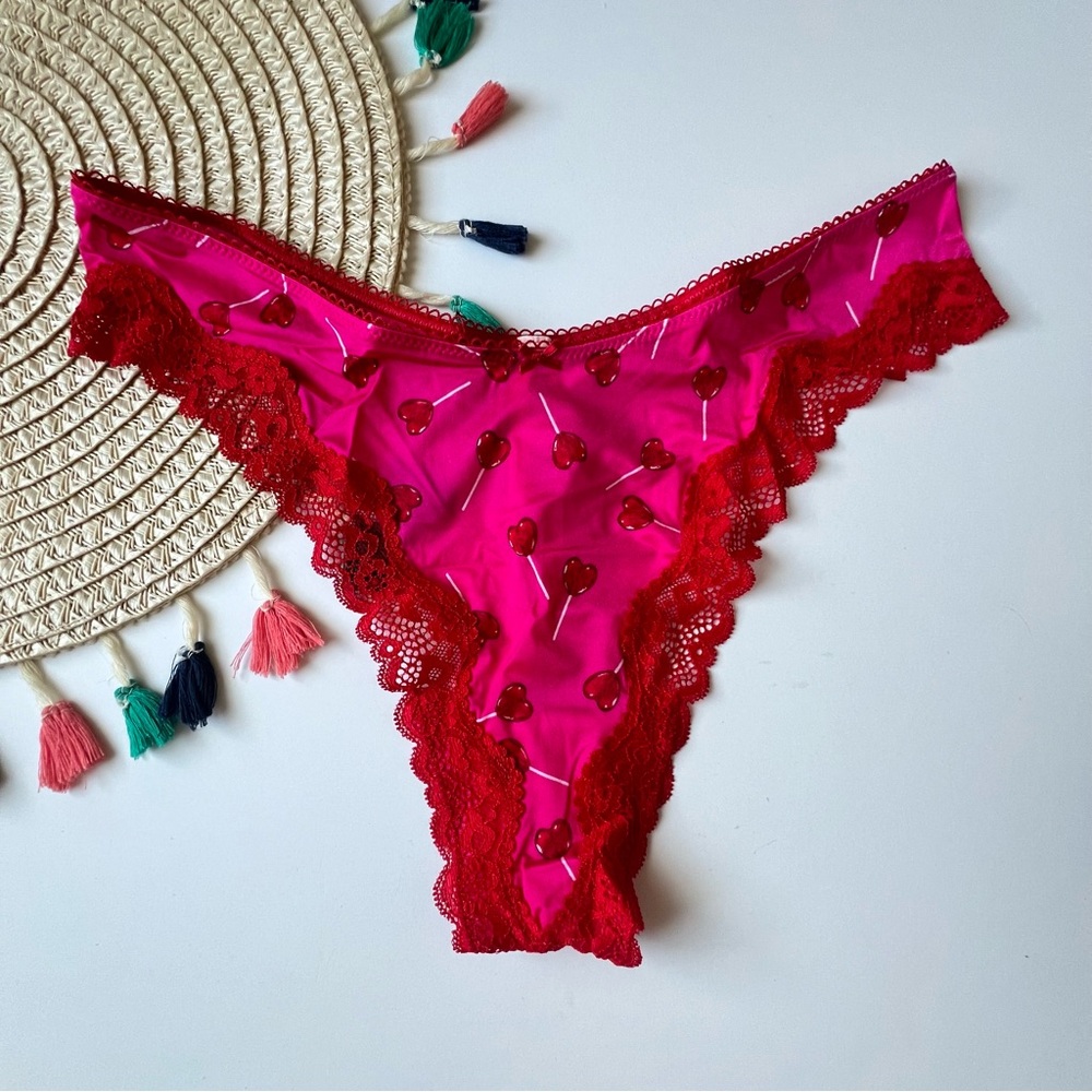 Victoria's Secret Tease Fun & Flirty High-Leg Scoop Thong Panty Pink Small NEW